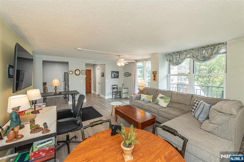 300 Main Street 301