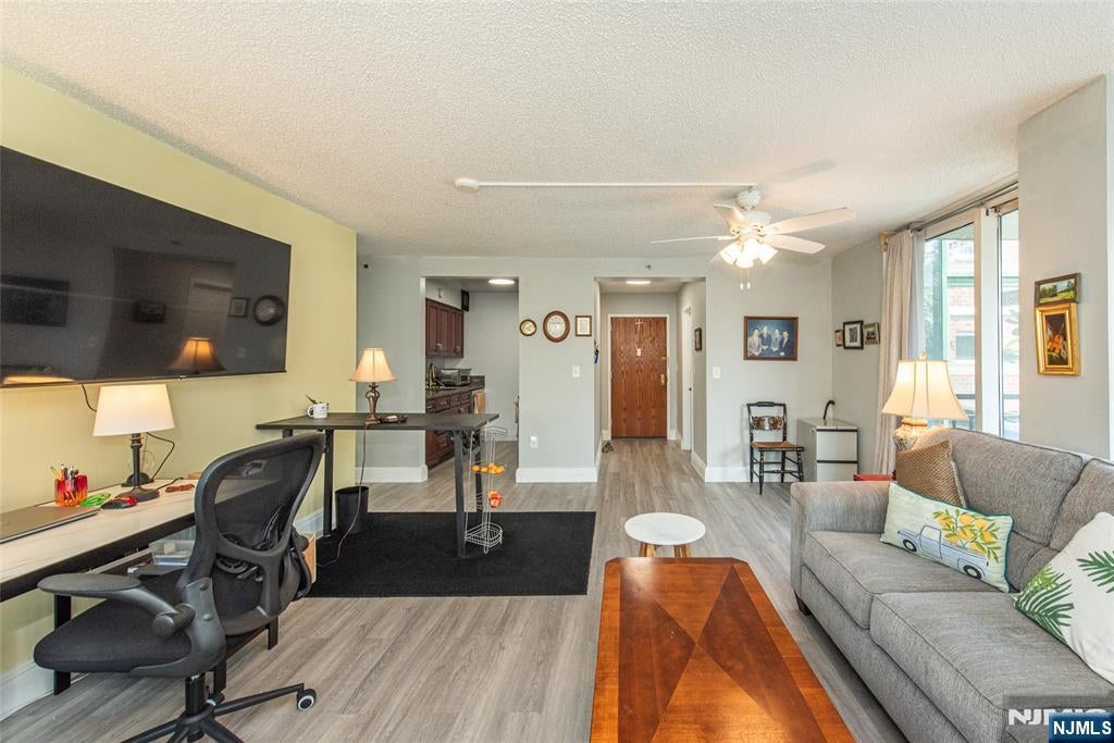 300 Main Street 301