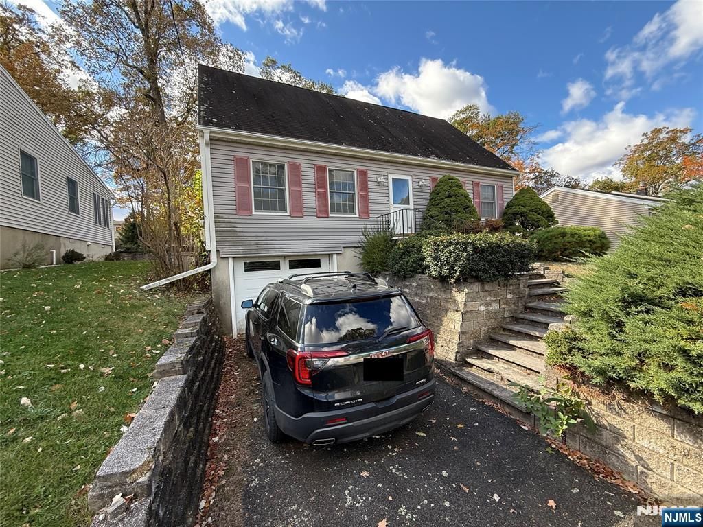 Photo of 96 Walnut Street, Oakland, NJ 07436 (MLS # 25038171)