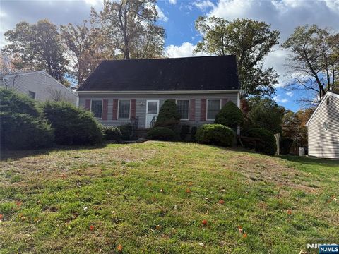 96 Walnut Street Oakland NJ 07436