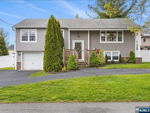 8 Madoc Trail Jefferson Township NJ 07438
