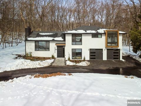 Photo of 156 Park Road, Par-Troy Hills Township, NJ 07054 (MLS # 26006161)