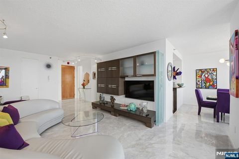 Photo of 100 Carlyle Drive #6M-N, Cliffside Park, NJ 07010 (MLS # 26003245)