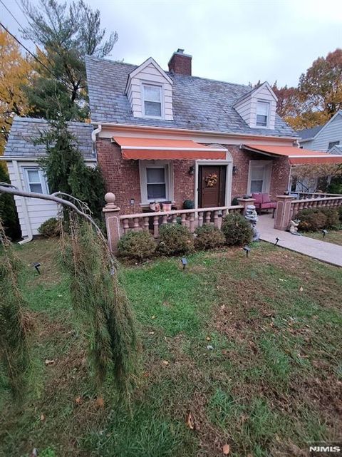 Photo of 576 Ridgeland Ter, Englewood, NJ 07631 (MLS # 25042882)
