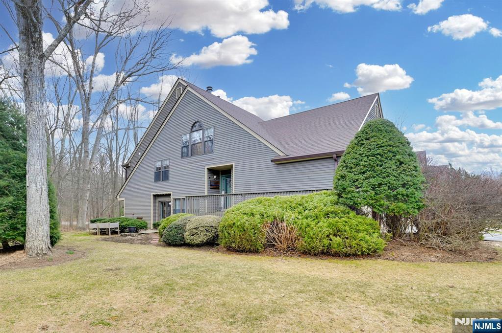 8 New Bedford Road A, West Milford, New Jersey - 3 Bedrooms  
3 Bathrooms - 