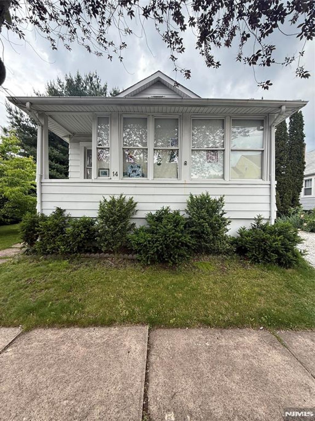 Photo of 14 Heights Avenue, Fair Lawn, NJ 07410 (MLS # 26001859)