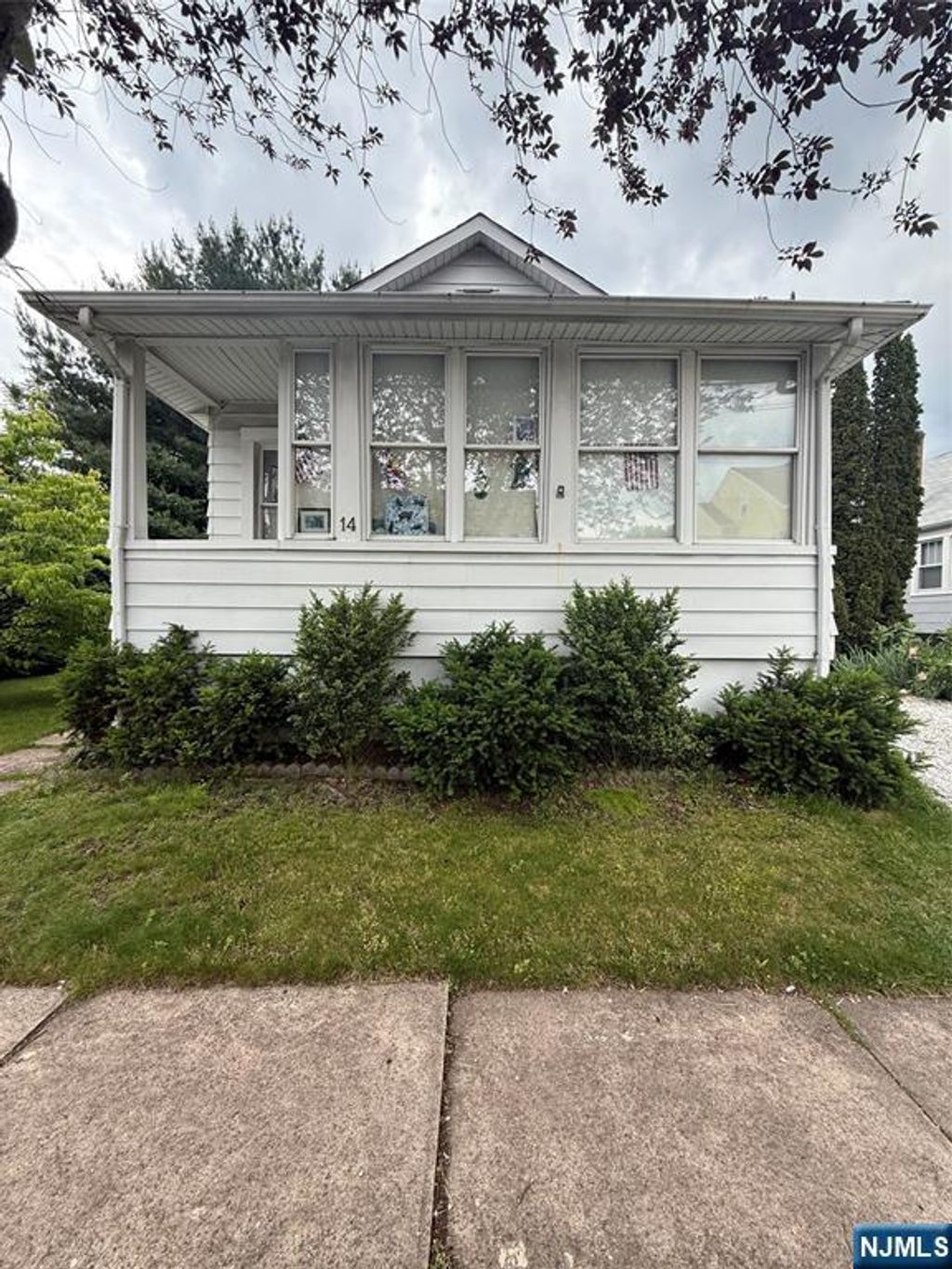 Photo of 14 Heights Avenue, Fair Lawn, NJ 07410 (MLS # 26001859)