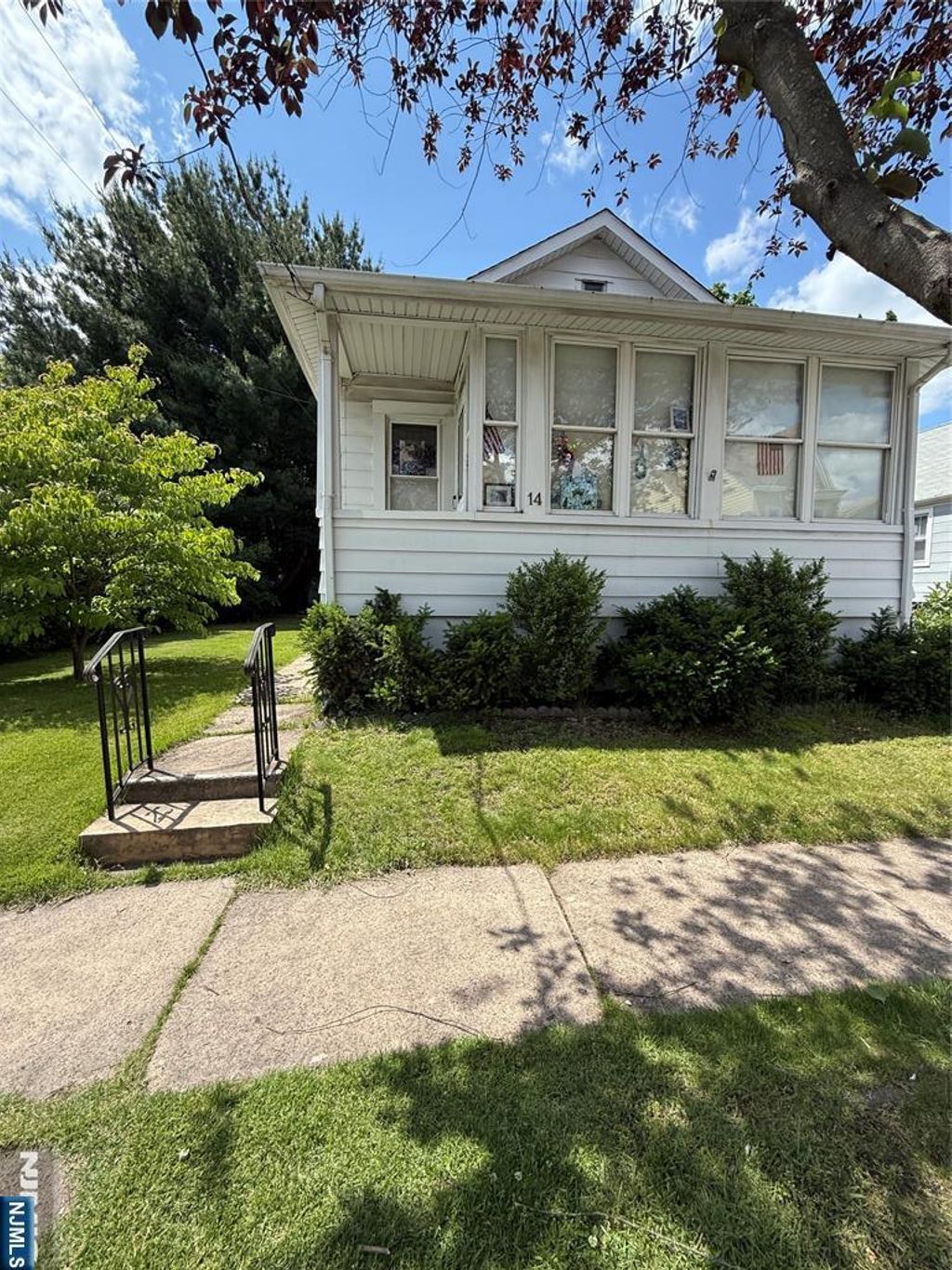 Photo of 14 Heights Avenue, Fair Lawn, NJ 07410 (MLS # 26001859)