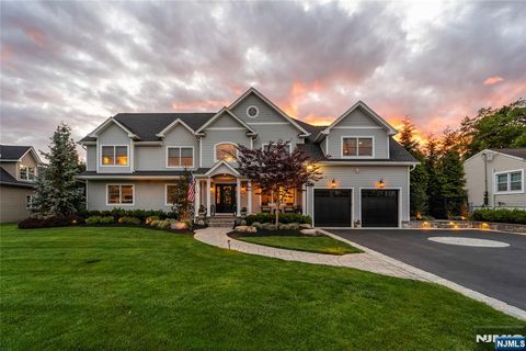 Photo of 11 Amelia Drive, Old Tappan, NJ 07675 (MLS # 26017526)