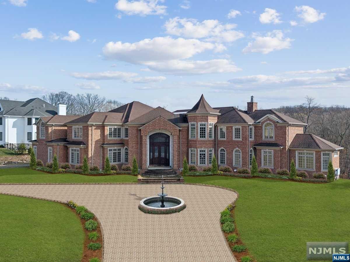 Property for Sale at 11 Grasmere Court, Livingston, New Jersey - Bedrooms: 6 
Bathrooms: 9.5 
Rooms: 19  - $7,200,000