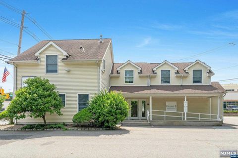 Photo of 804 Franklin Avenue, Franklin Lakes, NJ 07417 (MLS # 24020809) Photo of 804 Franklin Avenue, Franklin Lakes, NJ 07417 (MLS # 24020809)