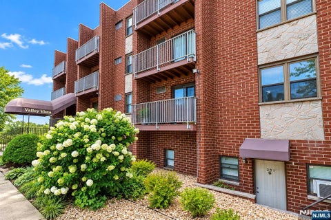 Photo of 201 12th Street #24, Palisades Park, NJ 07650 (MLS # 26033722)