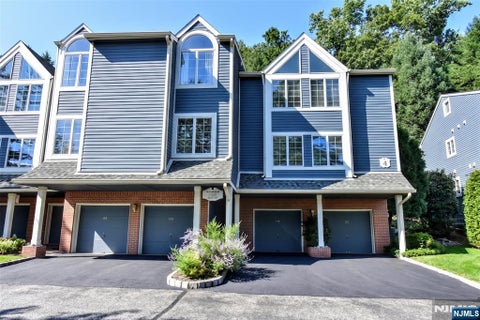 Photo of 133 Surrey Court, Ramsey, NJ 07446 (MLS # 26031908)