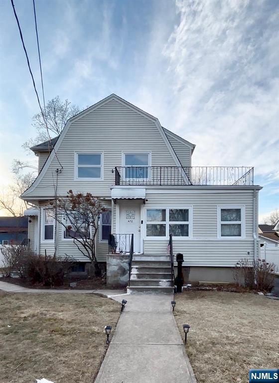 Rental Property at 470 Teaneck Rd 2nd Floor, Ridgefield Park, New Jersey - Bedrooms: 2 
Bathrooms: 1 
Rooms: 4  - $2,100 MO.