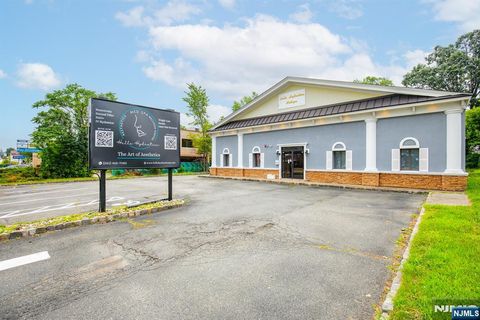 Photo of 1116 Us Highway 46, Par-Troy Hills Township, NJ 07054 (MLS # 25027373)