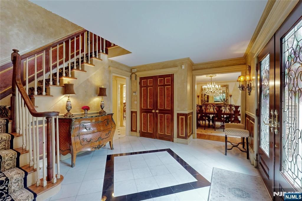 Photo of 69 Knollwood Road, Upper Saddle River, NJ 07458 (MLS # 26011285)