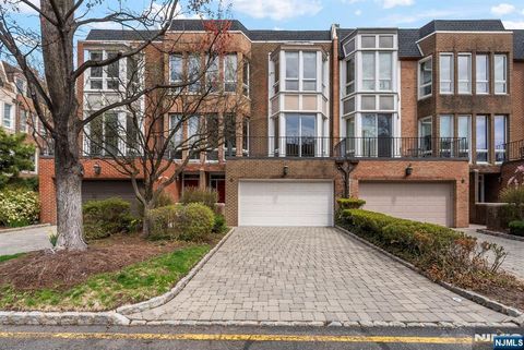 55 Victoria 55 Fort Lee NJ 07024