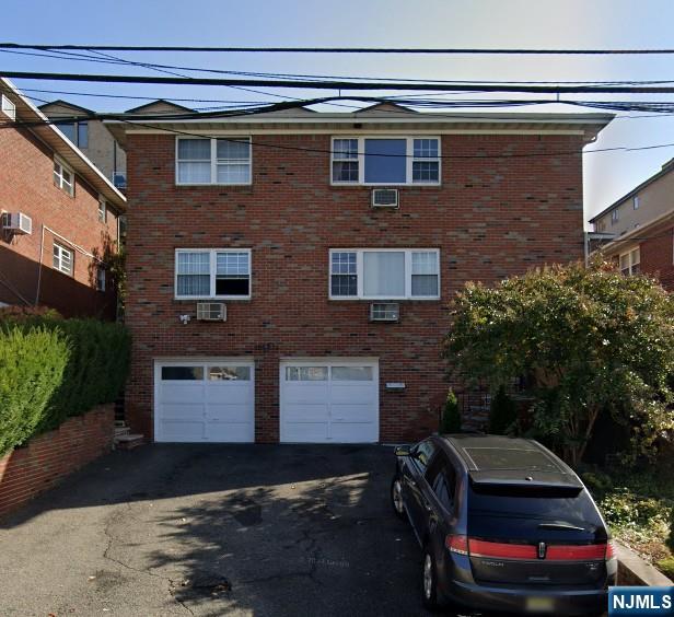 Rental Property at 222 11th St 2F, Palisades Park, New Jersey - Bedrooms: 3 
Bathrooms: 2 
Rooms: 6  - $3,650 MO.