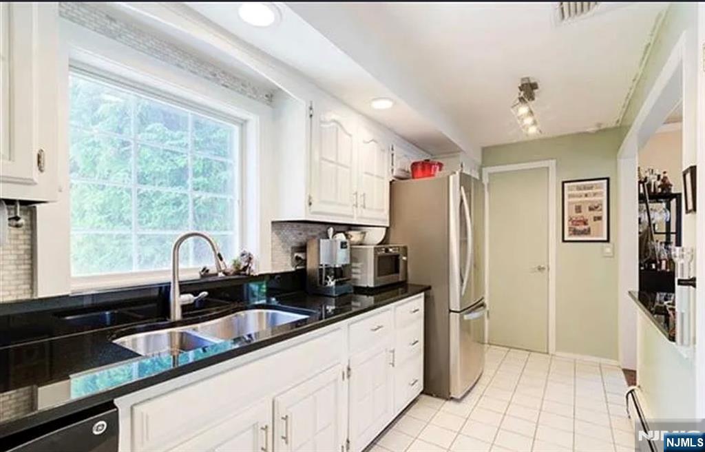 112 Tenafly Road