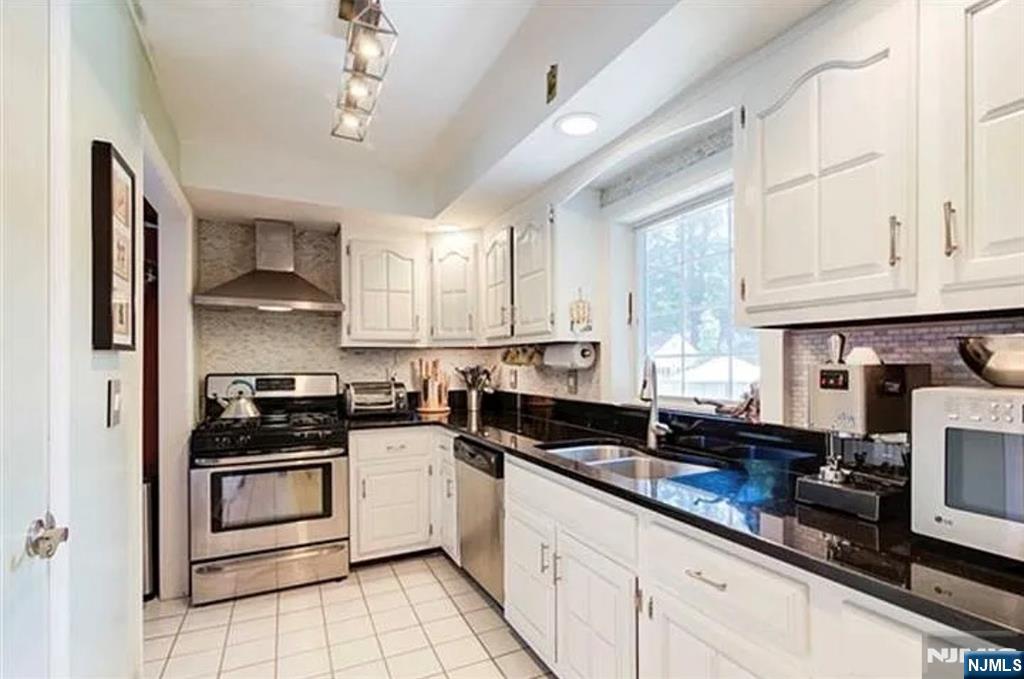 112 Tenafly Road