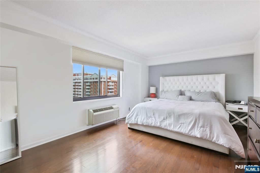 Photo of 125 Prospect Avenue #17G, Hackensack, NJ 07601 (MLS # 25040013)