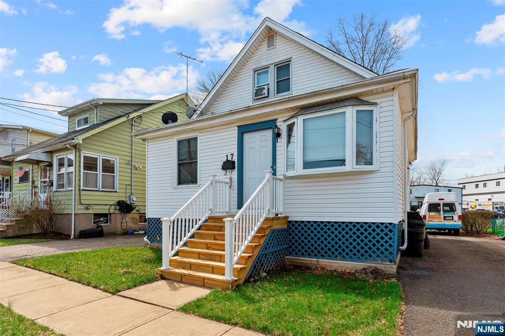 Photo 1 of 17 Zeliff Avenue, Little Falls, New Jersey, $499,999, Web #: 325009704
