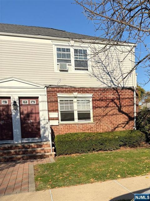 Photo of 108 Hastings Ave, Rutherford, NJ 07070 (MLS # 25038877)