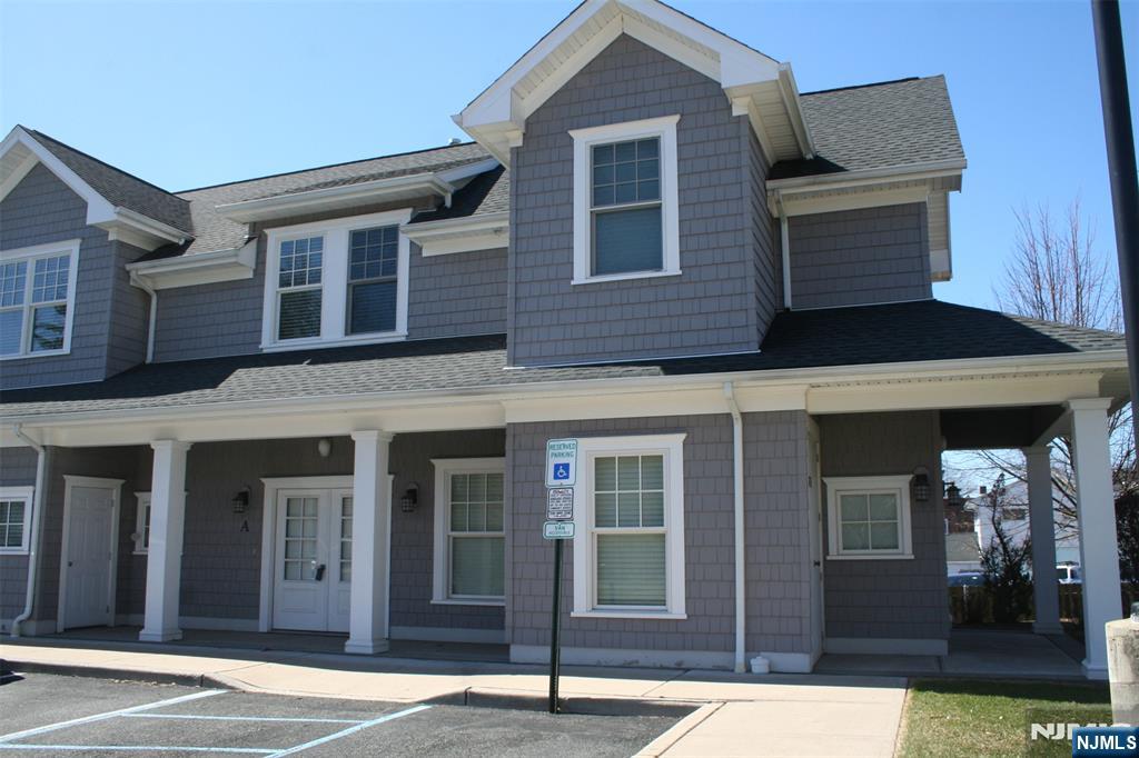 201205 Franklin 205A, Midland Park, New Jersey - 2 Bedrooms  
2 Bathrooms  
4 Rooms - 