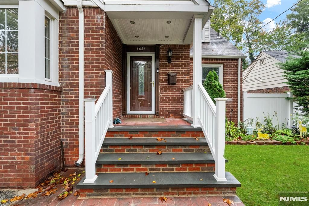 Photo of 1667 Ardsley Court, Teaneck, NJ 07666 (MLS # 25040652)