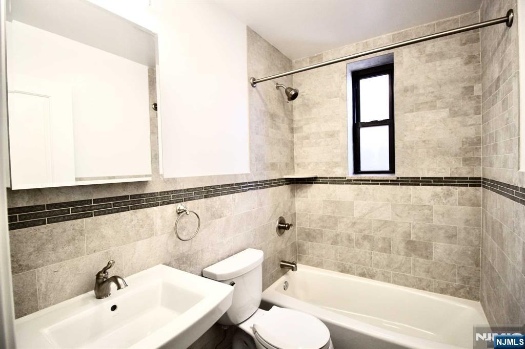 855 Broad Avenue 54