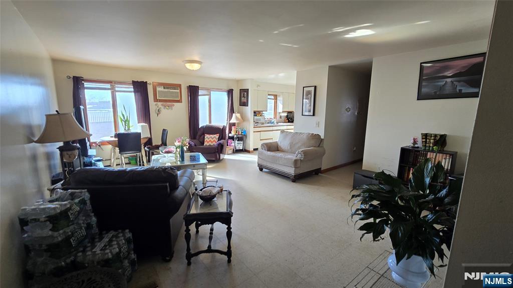 384-390 River Street