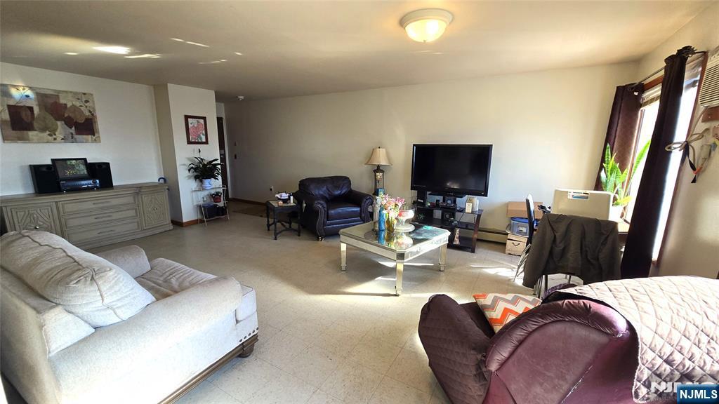 384-390 River Street