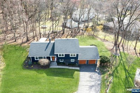 108 Hendrickson Haworth NJ 07641