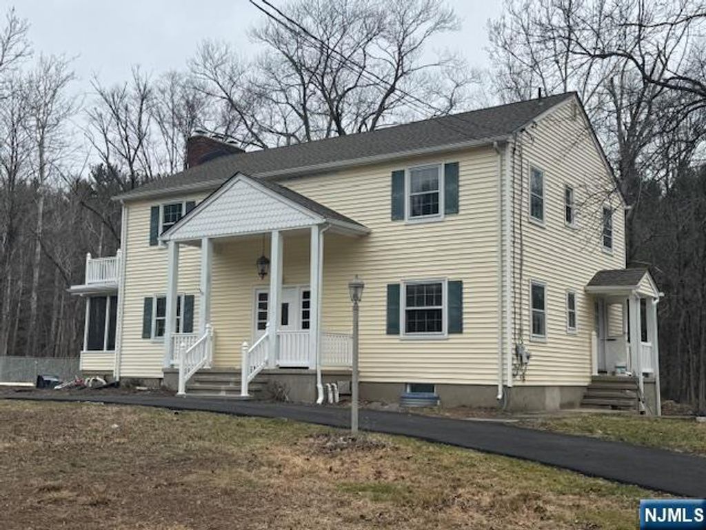 Photo of 558 Westbrook Road, Ringwood, NJ 07456 (MLS # 26009897)