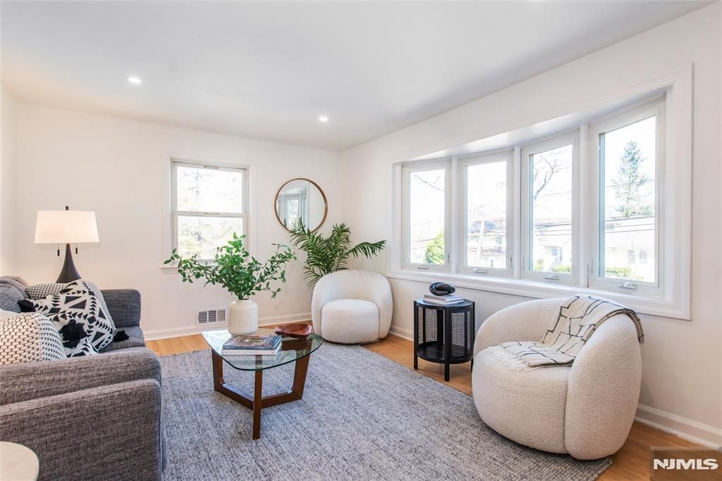 Photo of 520 Eagle Rock Avenue, West Orange, NJ 07052 (MLS # 26009251)