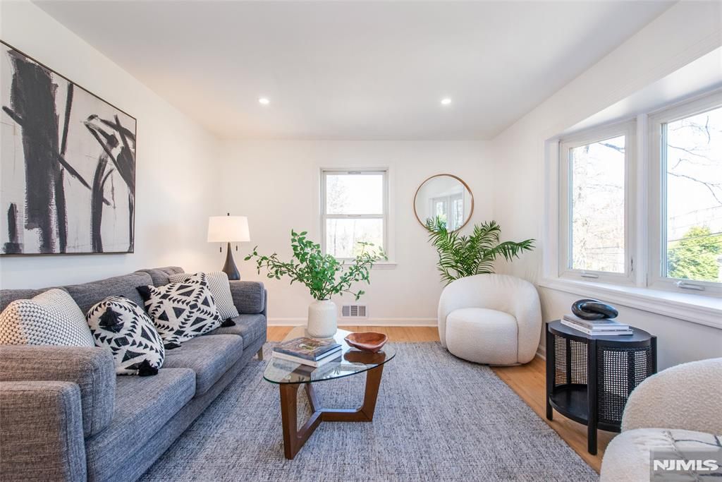 Photo of 520 Eagle Rock Avenue, West Orange, NJ 07052 (MLS # 26009251)