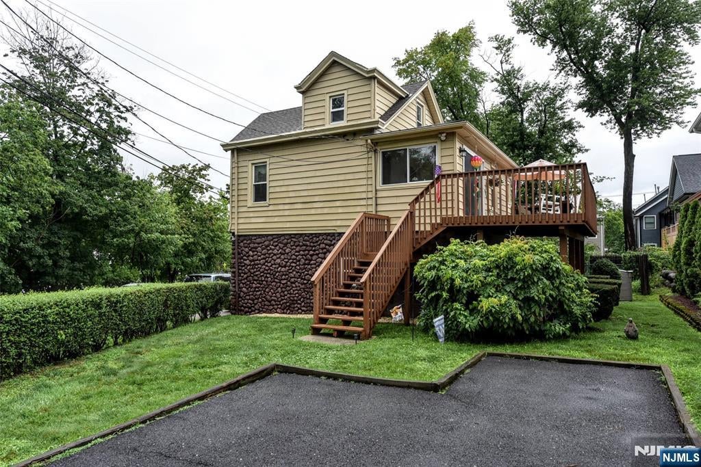 7 Lafayette Place