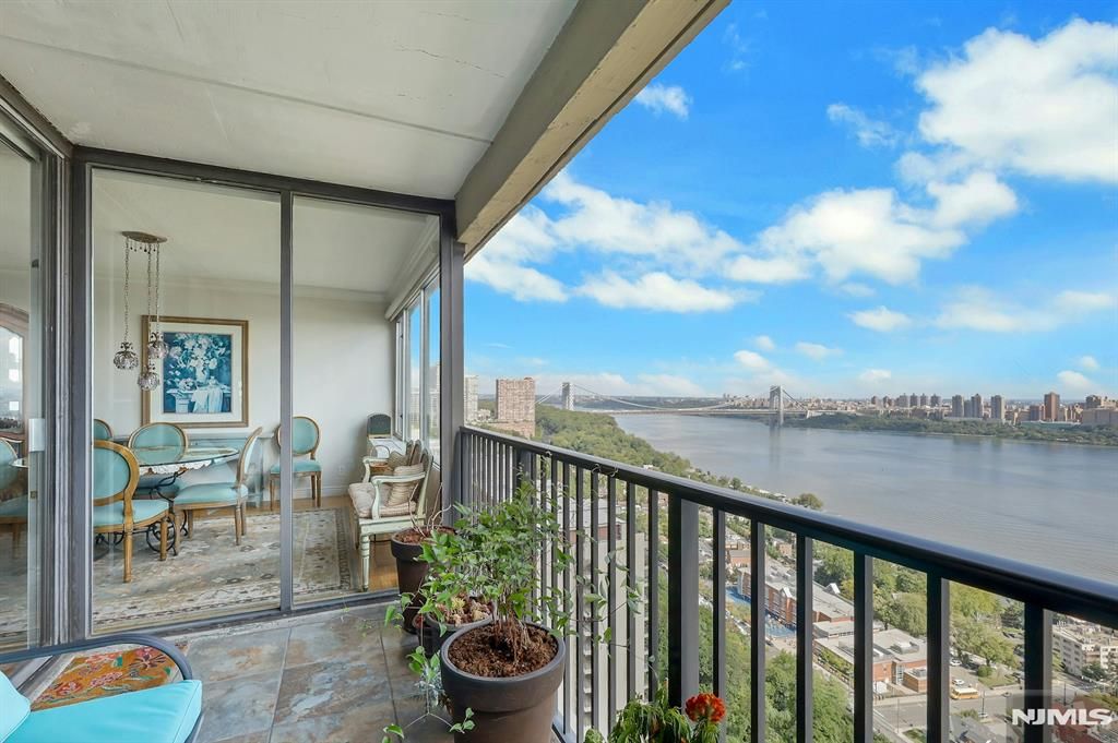 Photo of 6 Horizon Road #2207, Fort Lee, NJ 07024 (MLS # 25034858)