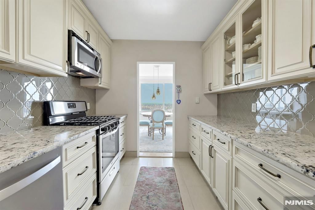 Photo of 6 Horizon Road #2207, Fort Lee, NJ 07024 (MLS # 25034858)