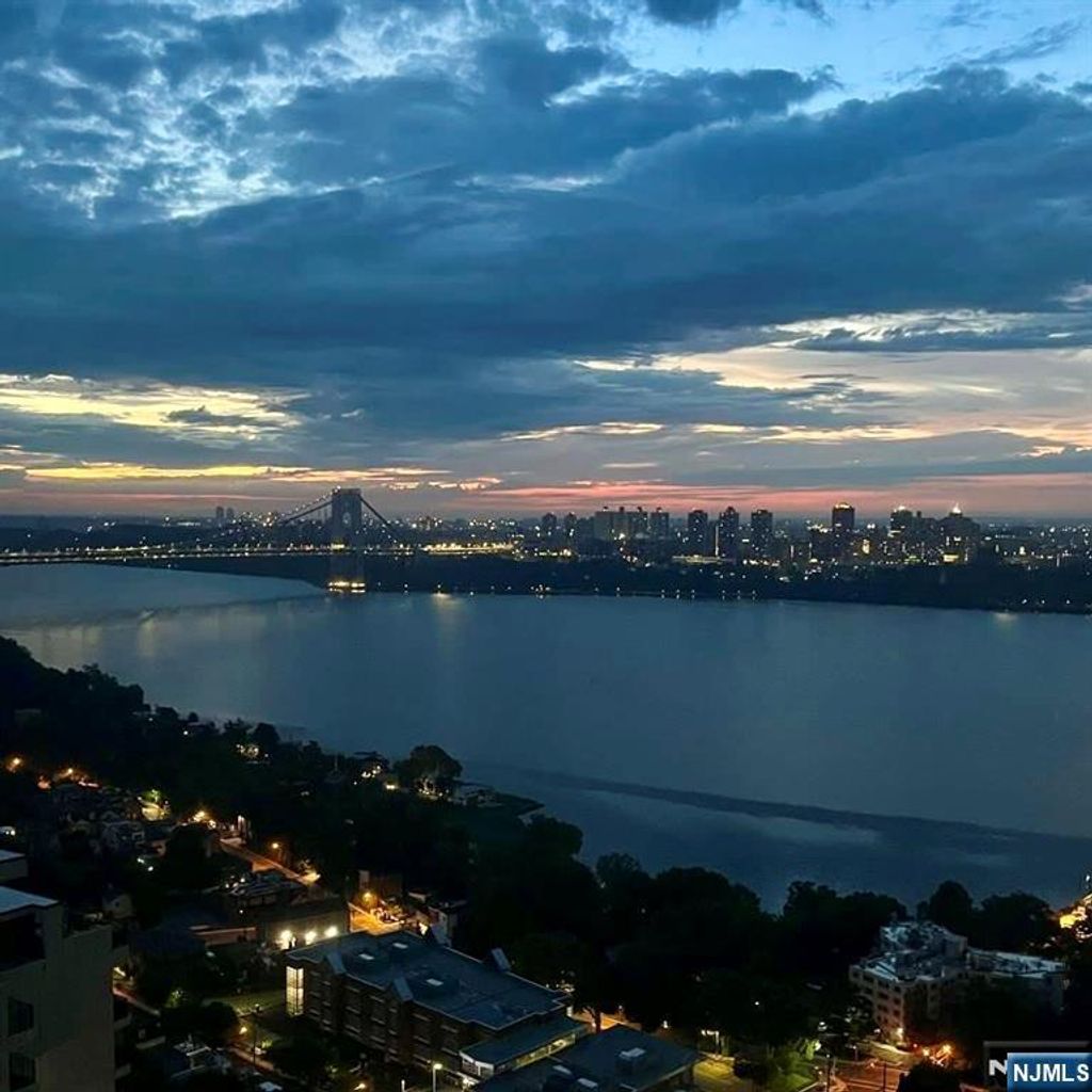 Photo of 6 Horizon Road #2207, Fort Lee, NJ 07024 (MLS # 25034858)