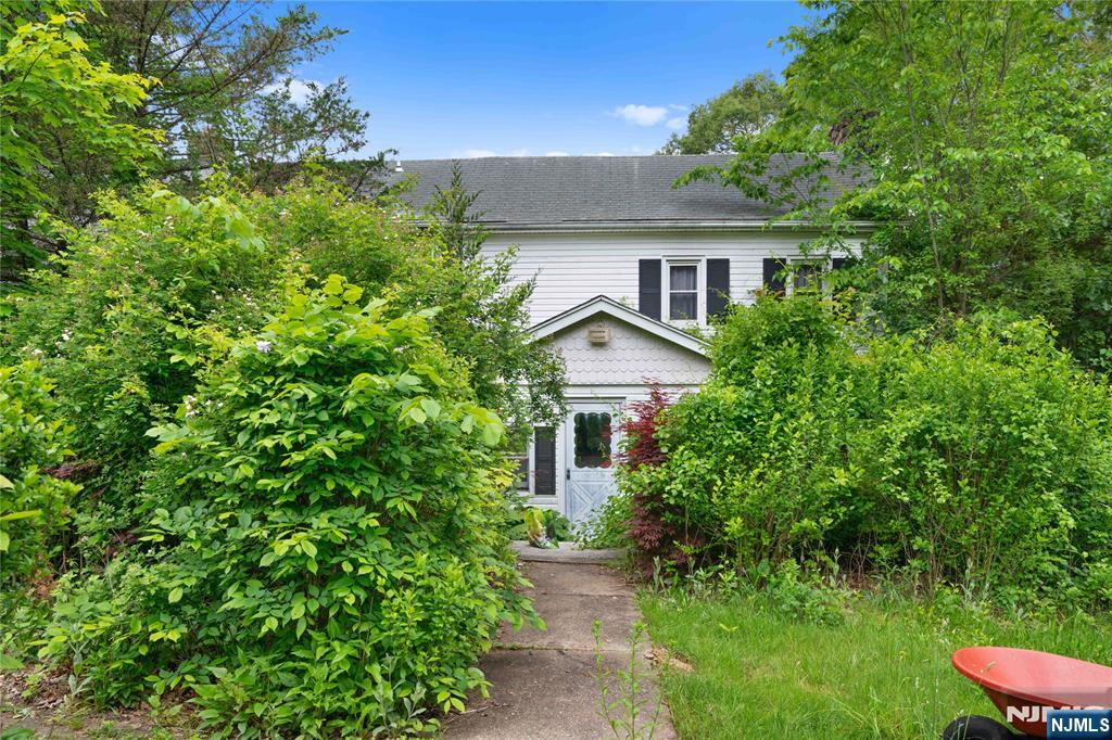 Property for Sale at 50 Meriden Road, Rockaway Twp, New Jersey - Bedrooms: 3 
Bathrooms: 1 
Rooms: 6  - $500,000