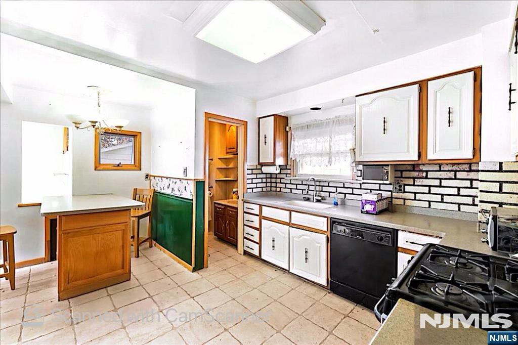 7-09 Manor Avenue