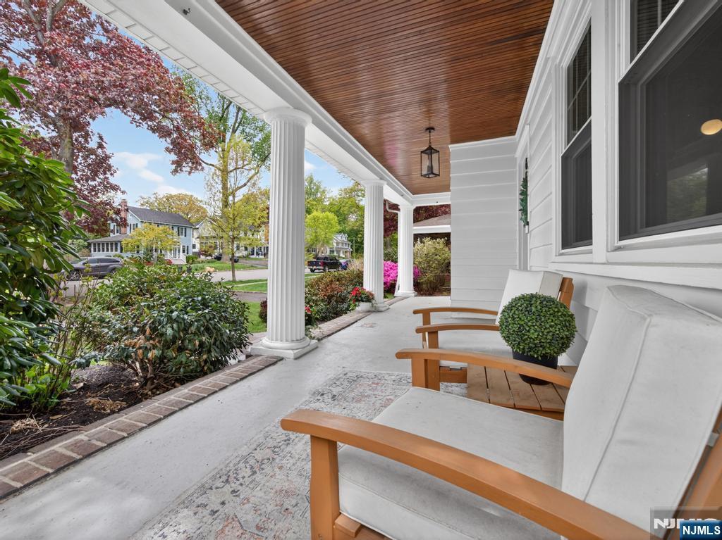 653 Ridgewood Avenue