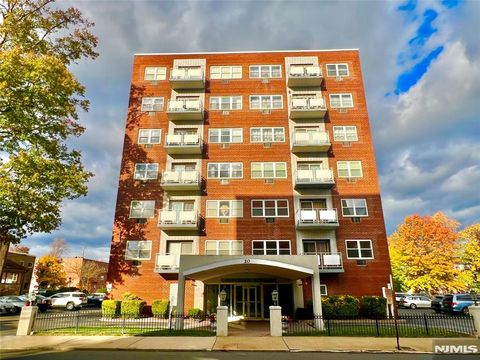 Photo of 20 Jefferson St #D1, Hackensack, NJ 07601 (MLS # 25039667)