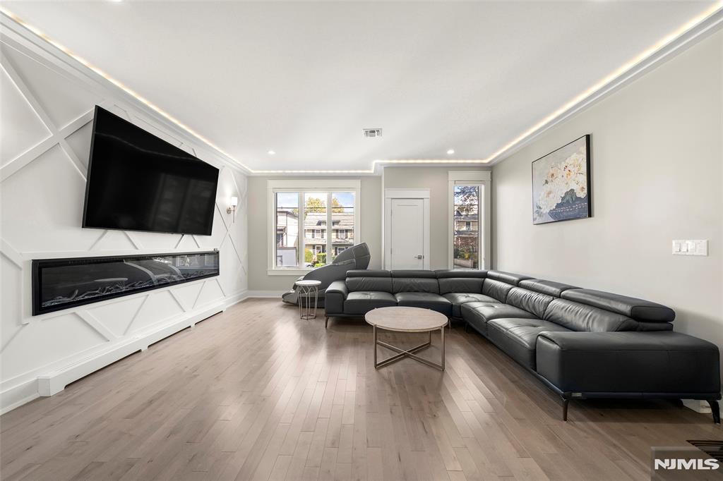 30 Henry Avenue A