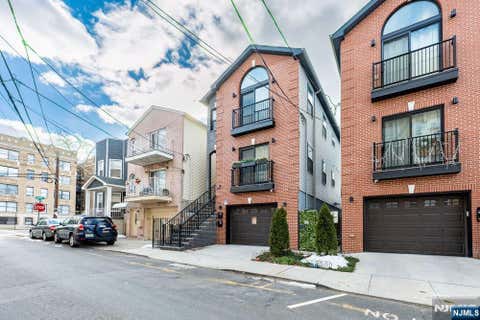 Photo of 85 Oxford AVE #1, Jersey City, NJ 07304 (MLS # 26029000)