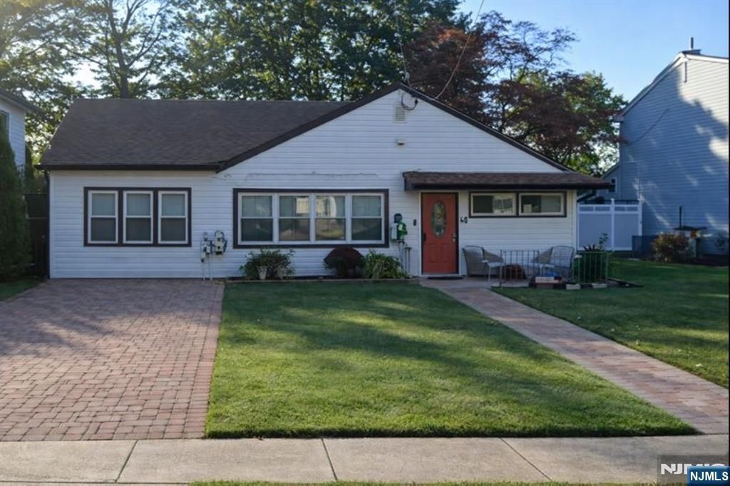 Photo of 45 Howard Avenue, Rochelle Park, NJ 07662 (MLS # 26002704)