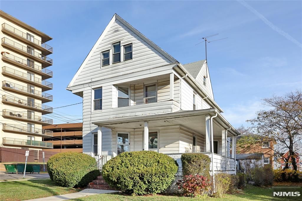 Photo of 280 Central Avenue, Hackensack, NJ 07601 (MLS # 25041942)
