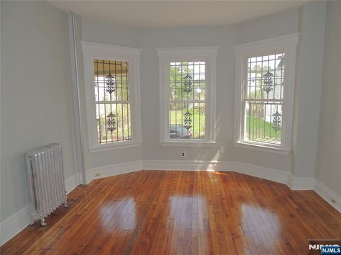 54 N 5th Street 1 Newark NJ 07107