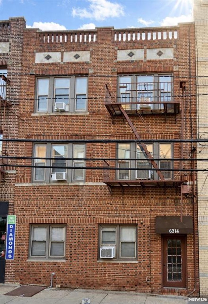 Fantastic opportunity to own instead of rent! This 1 bedroom/1 bath condo is ideally situated near NYC bus stops, making commuting a breeze. Maintenance fee includes heat and hot water.